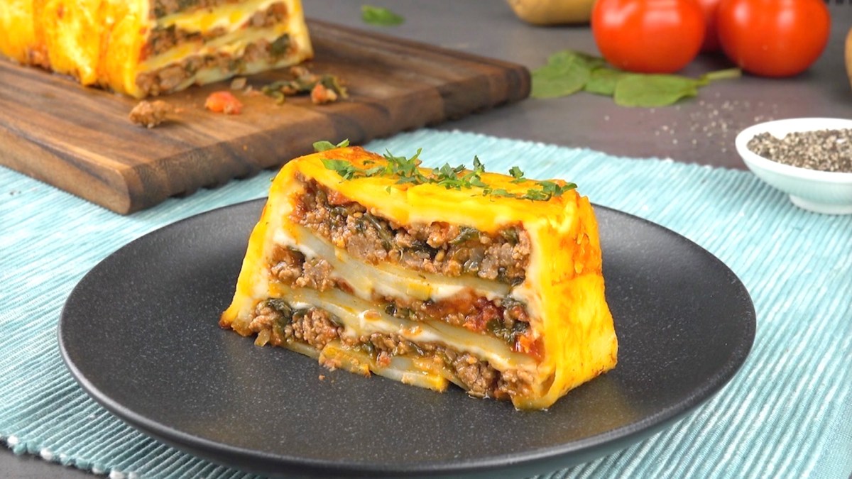 Scalloped Potato Loaf Filled With Ground Beef