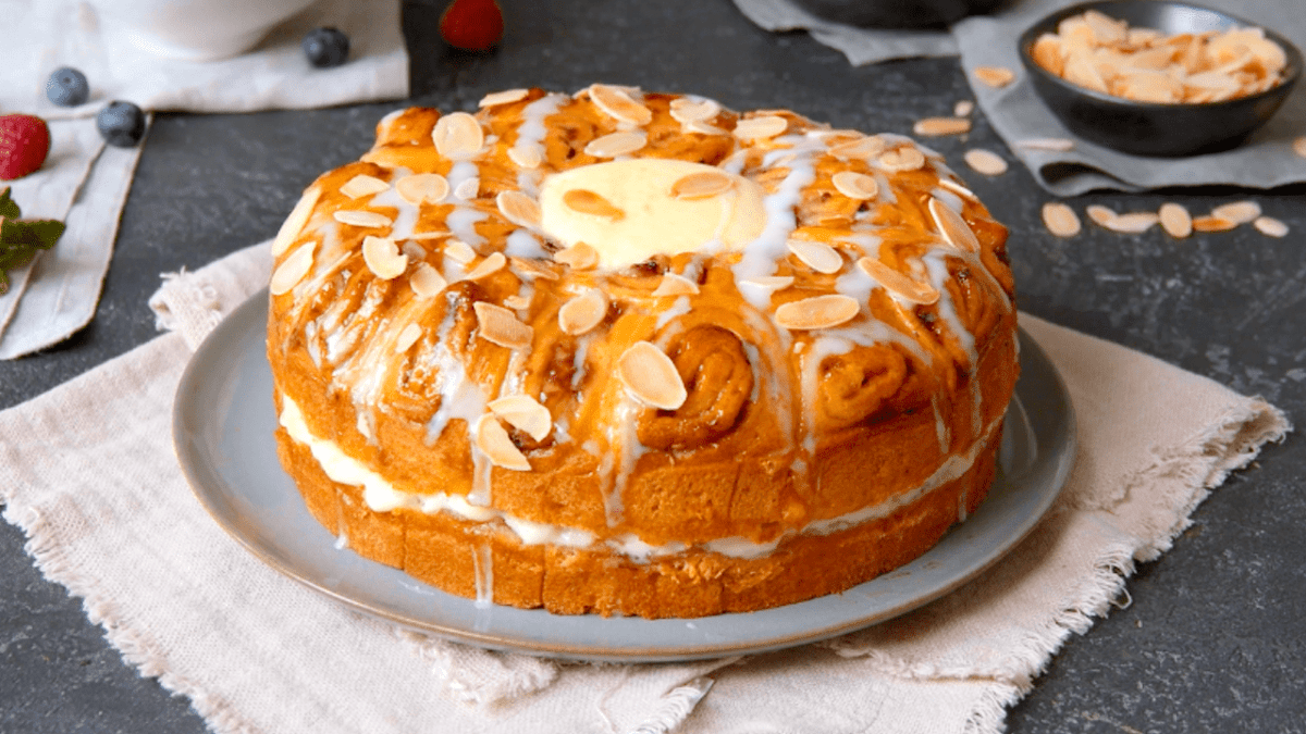 Danish Pastry Cake With Vanilla Pudding And Mixed Berries